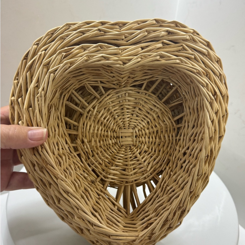 Set of 4 Heart-Shaped Nesting Wicker Baskets Natural Woven Rattan Boho Farmhouse